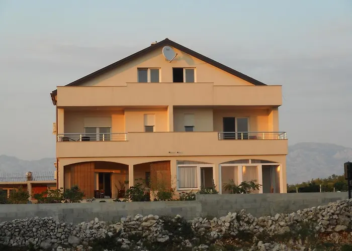 Patrik Appartement Povljana